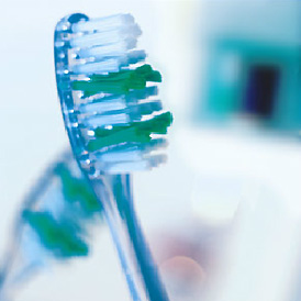 Abb. Zahnbürste für die tägliche Zahnpflege